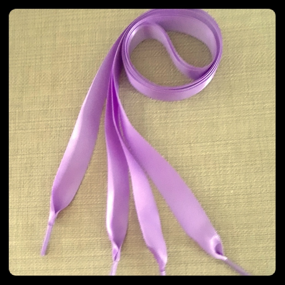 Lavender Satin Shoe Laces 46"